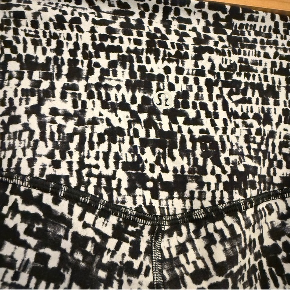 Like New lululemon Align™ High-Rise Pant 28" in Urban Block Ice - Picture 3 of 5